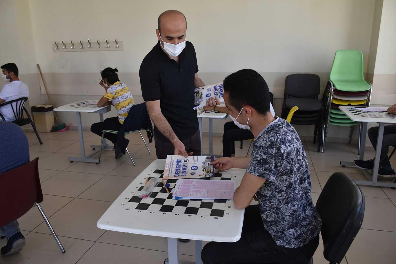 Gaziantep'te YKS öncesi deneme sınavı düzenlendi